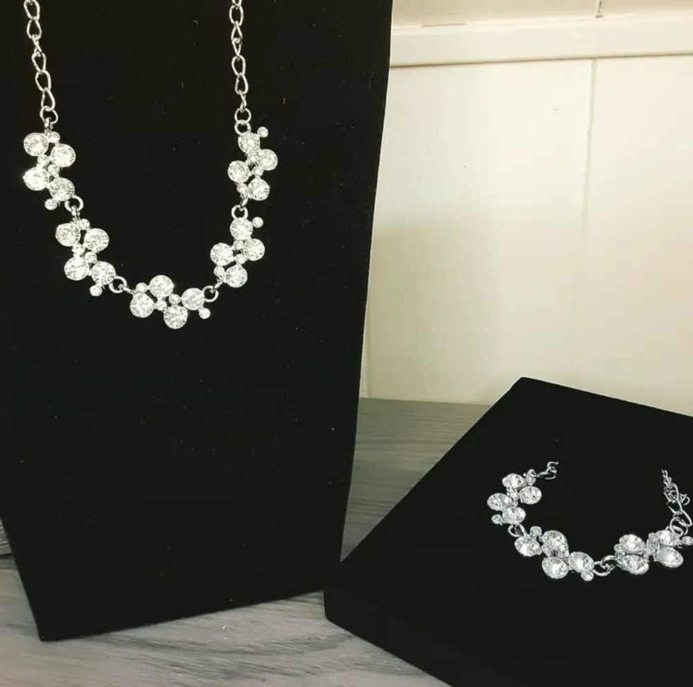 Old Hollywood White Blockbuster Necklace and Bracelet set
